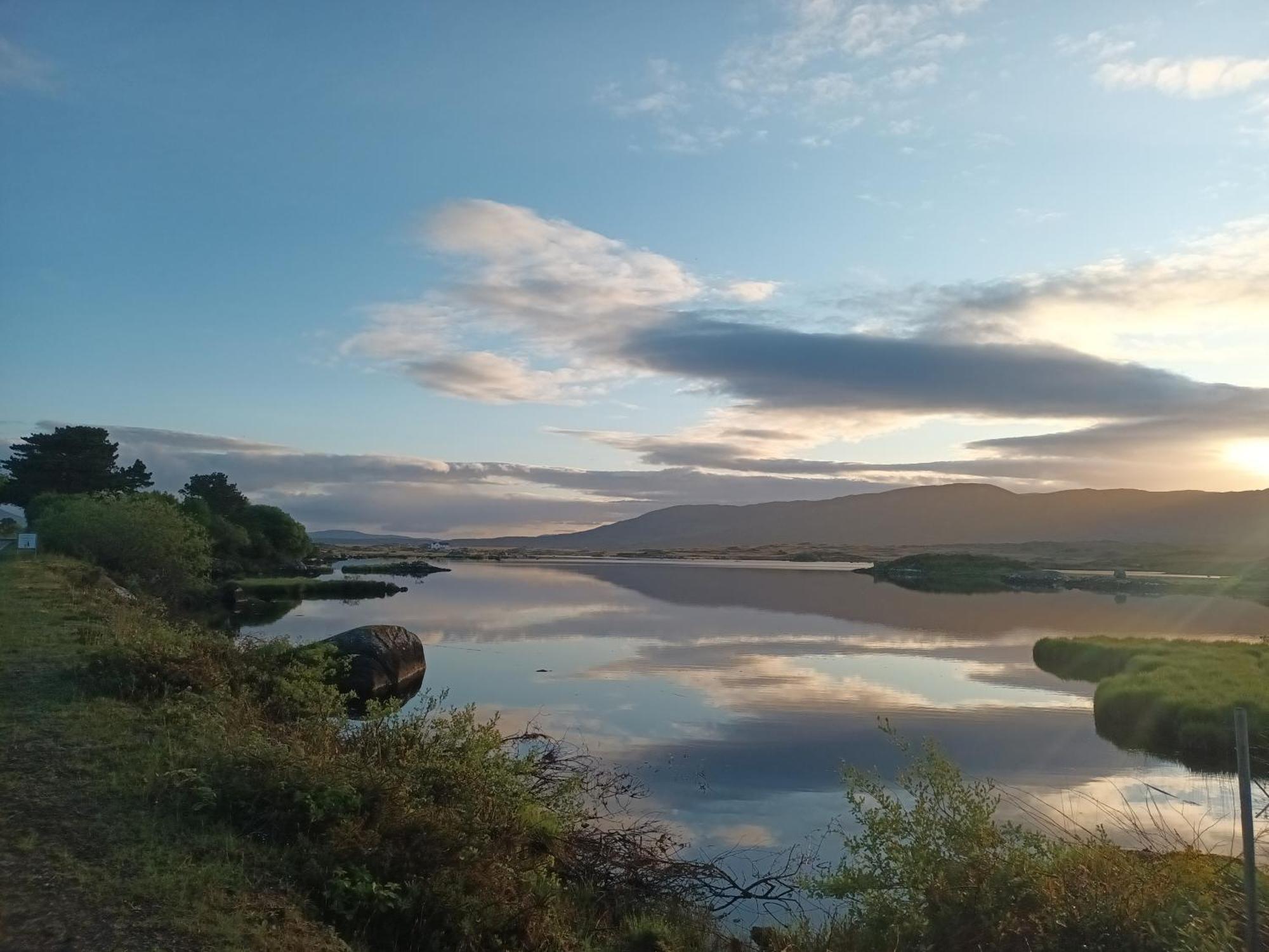Camus Eighter Connemara Lake View Apartment מראה חיצוני תמונה